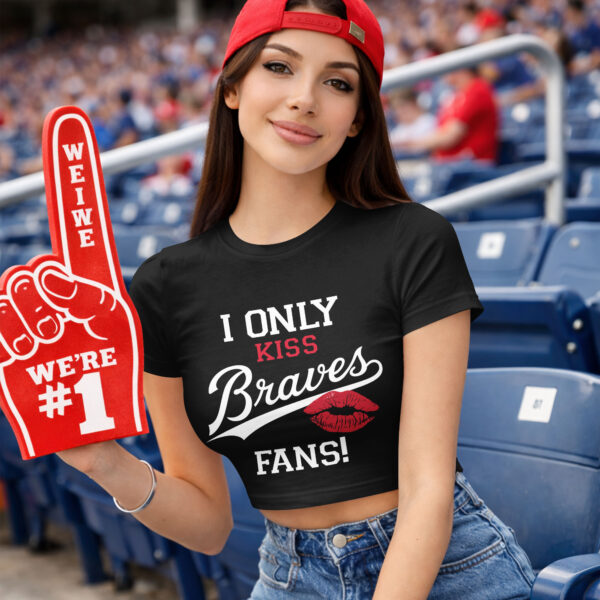 Alternative view of Atlanta Braves Cropped Naval-Baring Shirt 010