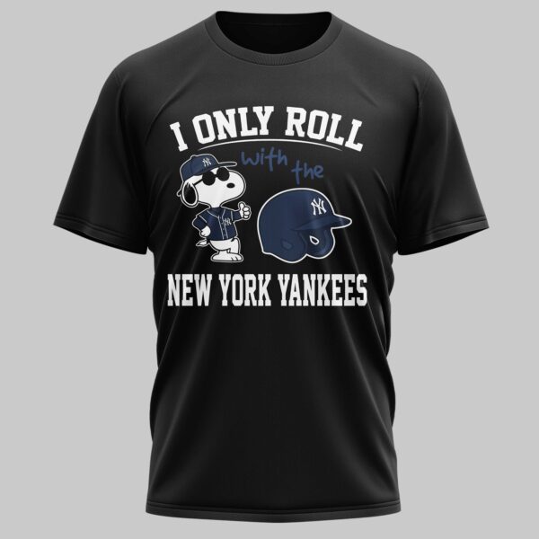 Alternative view of New York Yankees x snoopy Mars Premium T-Shirt PL04