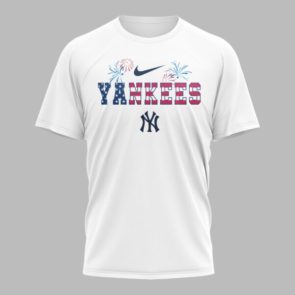 Alternative view of New York Yankees 250th Freedom Anniversary Snoopy & Charlie Friendship Premium T-Shirt PH00003